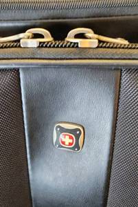 lot 137 image: Swiss Gear Business Luggage