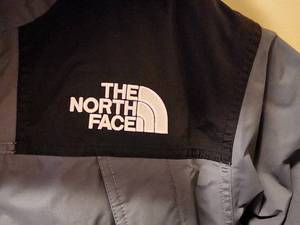 lot 140 image: Mens Down-Blend North Face Jacket - Size XL