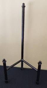 lot 173 image: 5 Heavy Metal Photo Holders - Easel Stands