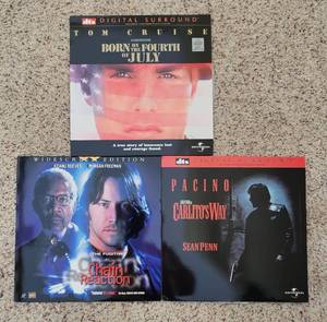 lot 199 image: (12) Movies on Laser Discs including Braveheart, Born on the Fourth of July, Waterworld and More
