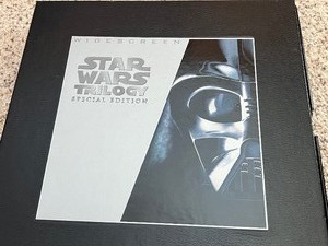 lot 184 image: Star Wars Wide Screen Special Edition Laser Disc & Star Wars I The Phantom Menace Laser Disc