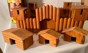 lot 161 image: Fun Handmade Castle with Some Lincoln Logs