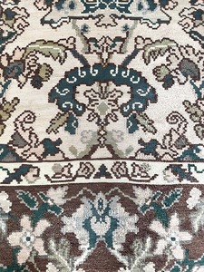 lot 10 image: Spectacular Large Area Rug