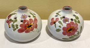 lot 340 image: Variety of Vases and Floral Frogs