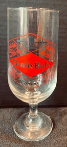 lot 323 image: 7 Vintage Grainbelt Stemmed Glasses