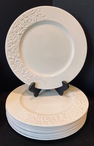 lot 324 image: Wonderful White Dishware