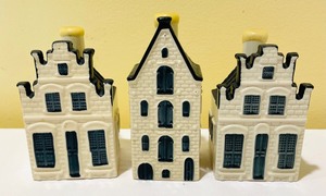 lot 325 image: 7 Delft Village Houses