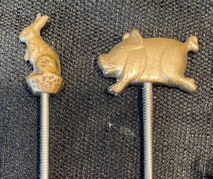 lot 334 image: 8 Vintage Metal Figurine Skewers