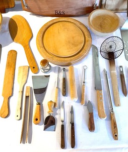 lot 345 image: Wooden Kitchen Wares