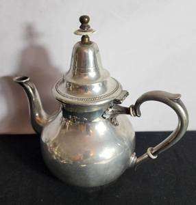 lot 107 image: Vintage Richard Wright Teapot, Perfume Bottles and More