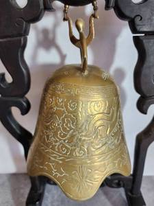 lot 114 image: Fabulous Brass Suspended Bell  Small Ornate Brass Bell