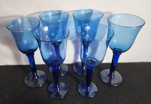 lot 123 image: Shades of Blue for the Kitchen