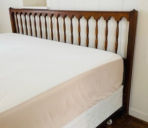 lot 354 image: Vintage King Bed Frame