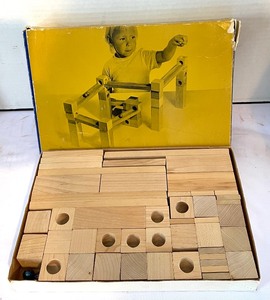 lot 360 image: Vintage Games and Puzzles