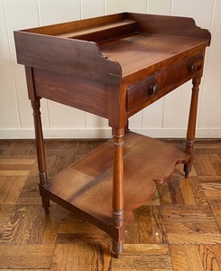lot 362 image: Antique Mahogany Washstand