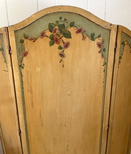 lot 365 image: Vintage 3 Panel Room Divider