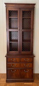 lot 36A image: Vintage Wooden 3 Drawer Display Hutch