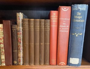 lot 383 image: Variety of Vintage Books