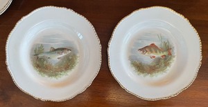 lot 387 image: 8 Vintage Woods Ivory Ware Fish Plates