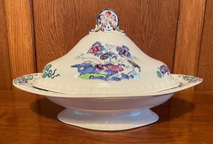 lot 388 image: Spode Centurion Copeland Serving Dish with Lid