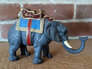 lot 219 image: Vintage Hubley Cast Iron Elephant Bank