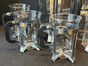 lot 337 image: Vintage Bodum Coffee Press with 5 Mugs