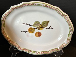lot 74 image: Selection of Beautiful Pottery Pieces