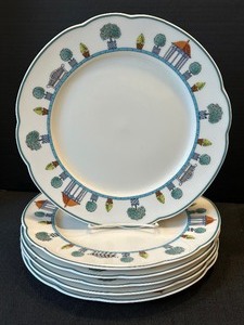 lot 92 image: Set of Six Rosenthal Dinner Plates