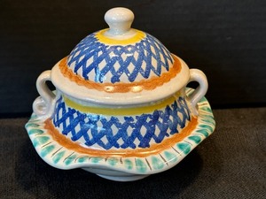 lot 83 image: Set of Four Beautiful Mexican Pottery Covered Bowls