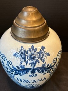 lot 105 image: Delft Havana Tobacco Jar