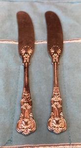 lot 148 image: Pair of Vintage Tiffany Sterling Silver Spreaders
