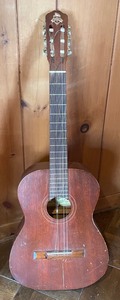 lot 402 image: Vintage Original Favilla Guitar with Case