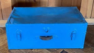 lot 404 image: 2 Vintage Metal Trunks