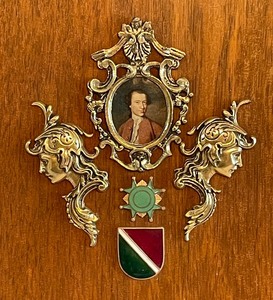 lot 421 image: Vintage Family Crest Wooden Plaques