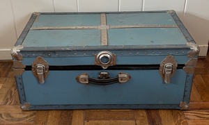 lot 355 image: Vintage Trunk