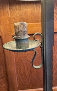 lot 426 image: Vintage Adjustable Ratchet Floor Lamp with Candle Holder