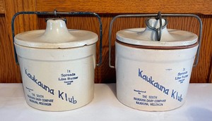 lot 274 image: Variety of Vintage Decor