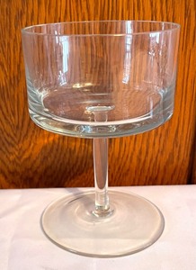 lot 326 image: Crystal and Glass Drinking Glasses
