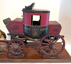 lot 299 image: Horse Drawn Carriage Decor
