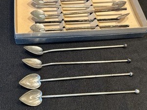 lot 191 image: Vintage Sterling Silver Ice Tea Spoons - Straws