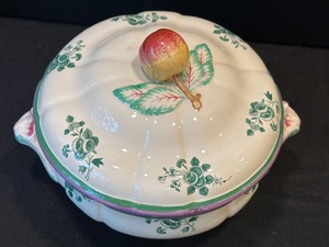 lot 188 image: Vintage Spode Covered Dish