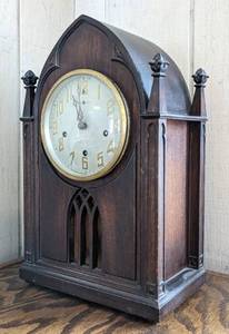 lot 202 image: New Haven Mantle Clock