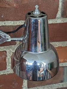 lot 218 image: Vintage Articulating Desk Lamp