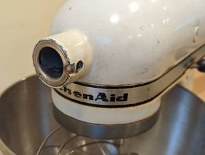 lot 264 image: KitchenAid Mixer
