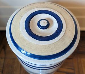 lot 246 image: Robinson Ransbottom Blue Crown 4 Gallon Water Crock