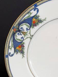lot 234 image: Royal Worcester Blue Cornucopia Plate Set