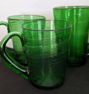 lot 237 image: Green Blown Glass Mug Set