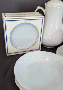 lot 241 image: Philippe Deshoulieres Blanc de Blanc Porcelain Dishes