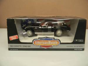 ERTL AMERICAN MUSCLE 118 SCALE COLLECTORS EDITION - 1963 CHEVROLET CORVETTE SPLIT WINDOW STING RAY - NICE - FANTASTIC PIECE - NEW IN BOX - SEE PICTURES