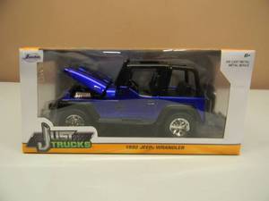 JADA JUST TRUCKS 124 SCALE DIE-CAST - 1992 JEEP WRANGLER - NICE - GREAT PIECE - NEW IN BOX - SEE PICTURES